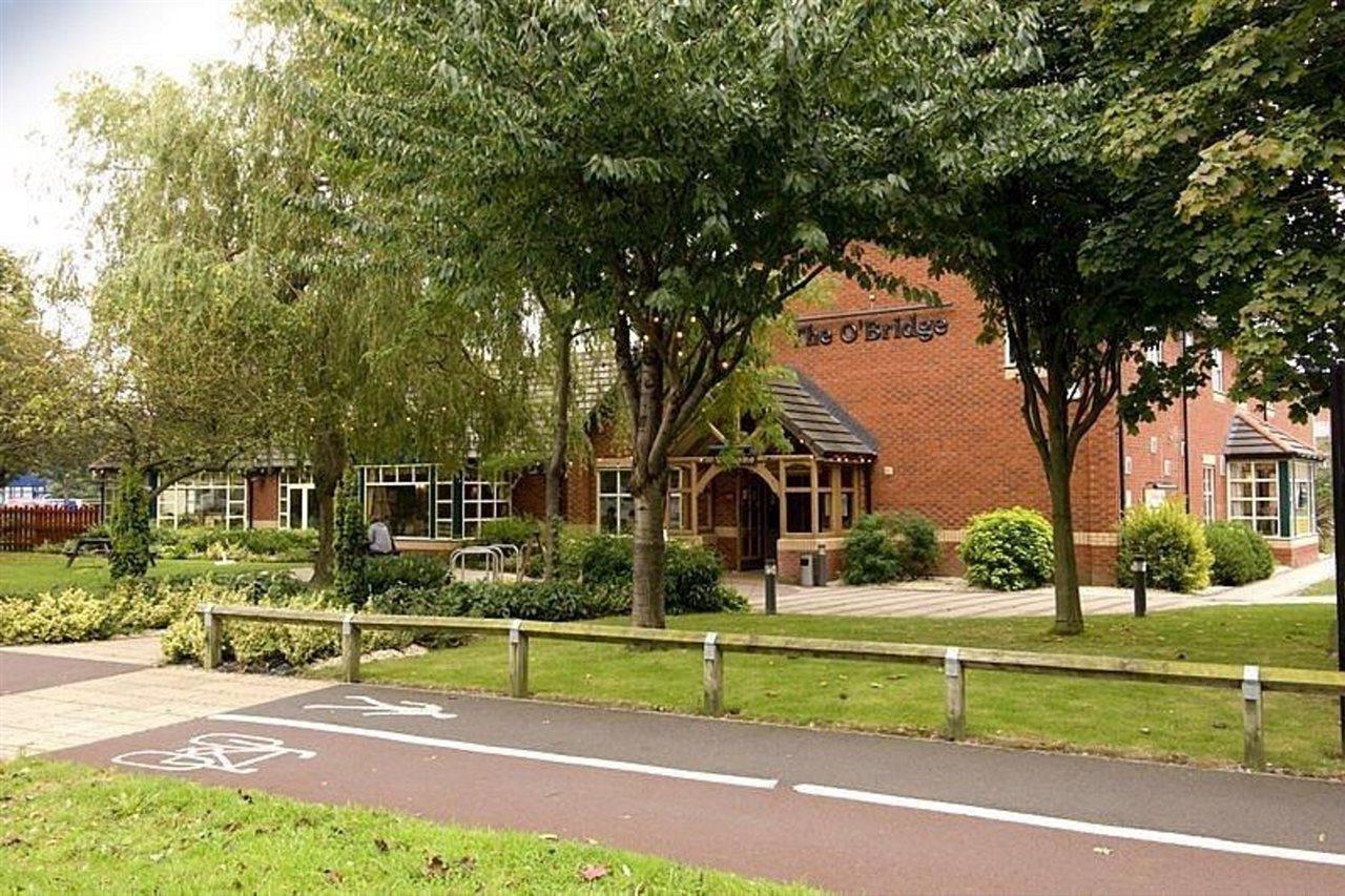 Premier Inn Taunton Central Exterior foto